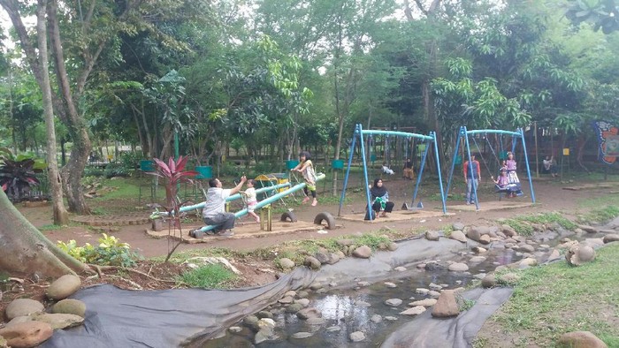 Nih, Taman Asri di Depok Buat Piknik Bareng Buah Hati