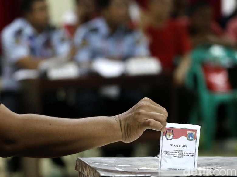 KBRI Pyongyang Lantik Panitia Pemilu Luar Negeri untuk Pilpres 2019 KBRI Pyongyang Lantik Panitia Pemilu Luar Negeri untuk Pilpres 2019