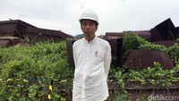 Ini ekspresi kesedihan Jokowi saat meninjau proyek pembangunan PLTU Tolehu, Maluku, yang mangkrak, Kamis (9/2/2017). Proyek ini sudah dimulai sejak 6 tahun lalu dan tak kunjung selesai.