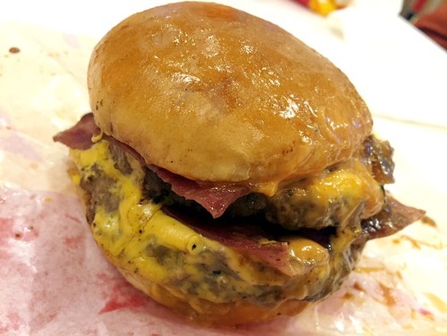 Di Senopati Ada Burger Empuk Enak di 4 Tempat Ini