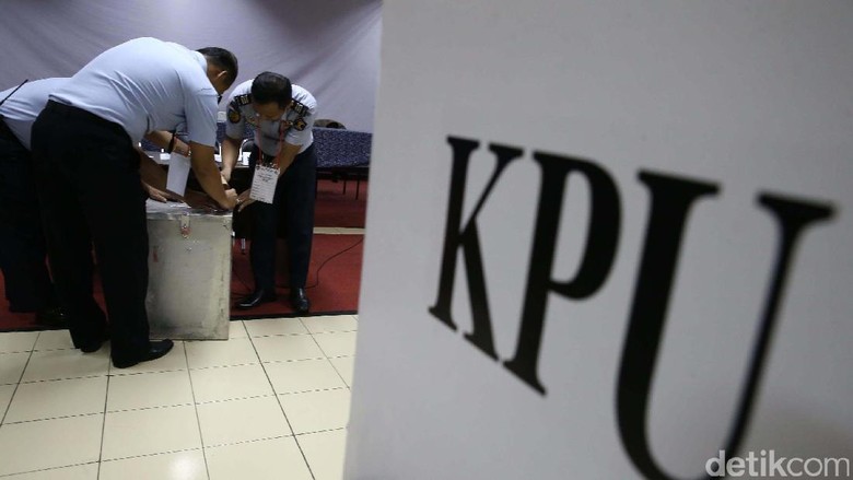 Golkar Sarankan Menteri yang Mau Nyaleg Mundur Golkar Sarankan Menteri yang Mau Nyaleg Mundur
