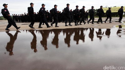 Satgas Brigade Beringin Latihan Bela Negara
