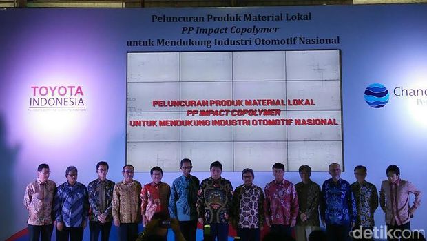 Toyota Pakai Plastik Buatan Indonesia