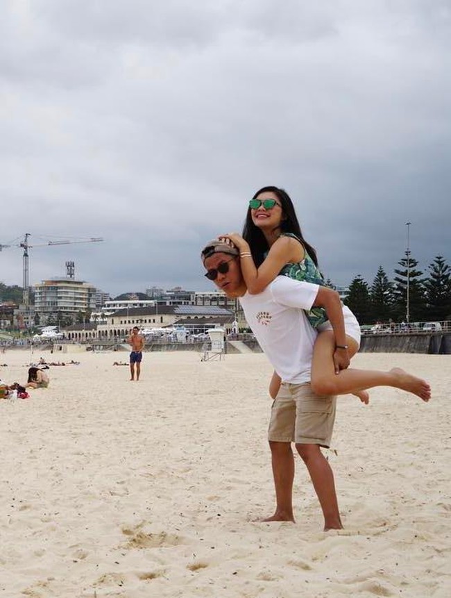 Berawal dari menjadi selebtwit dengan nama akun @poconggg, Arief Muhammad kini dikenal sebagai YouTuber dengan 1,8 subscriber. Ia diperkirakan berpenghasilan hingga Rp 2,9 miliar per tahun. Foto: (Arief Muhammad/Instagram/Istimewa)