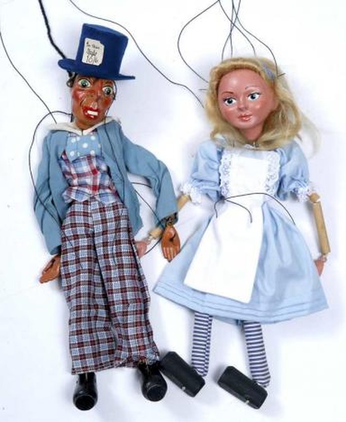 Memorabilia Alice in Wonderland Dilelang Rp 1,1 Miliar