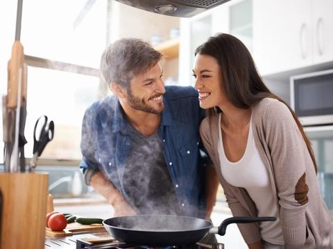 Alasan Pria Mencintai Wanita yang Jago Masak Seperti Calon Istri Ahok