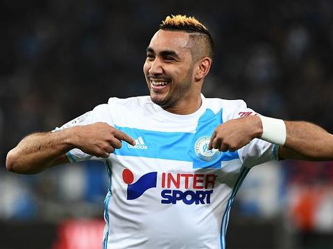 Olympique de Marseille's French forward Dimitri Payet celebrates after scoring the second goal during the French Ligue 1 football match between Olympique de Marseille (OM) and Guingamp at the Velodrome stadium in Marseille on February 8, 2017.   / AFP / BORIS HORVAT        (Photo credit should read BORIS HORVAT/AFP/Getty Images)