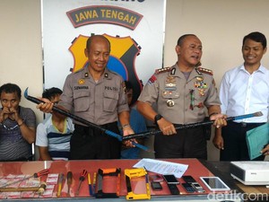 Sekeluarga Ditangkap Polisi karena Bobol Swalayan di Semarang