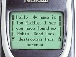 Meme Kocak Nokia 3310: Jadi Senjata Thor Sampai Bom