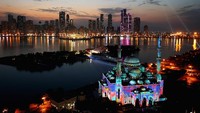Festival cahaya ini menggunakan teknik pencahayaan dan teknologi 3D serta berlatar musik di 14 lokasi berbeda di Uni Emirat Arab. Francois Nel/Getty Images.