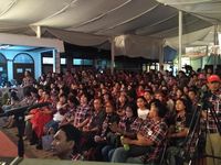 Yossy Project Pop Ajak Pendukung Ahok-Djarot Joget di Nobar Debat