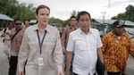 Jonan Kunjungi Kilang LNG Tangguh