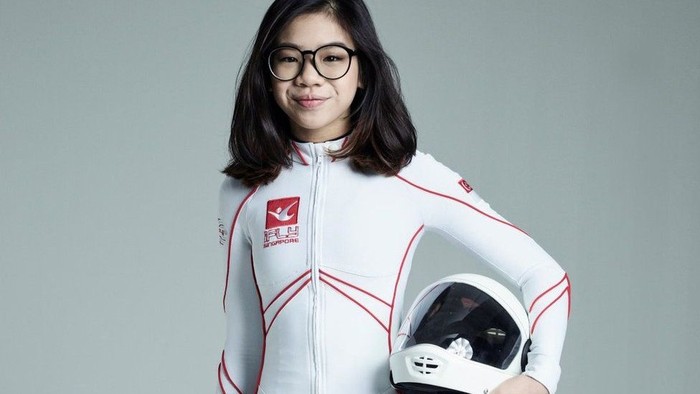 Gadis 14 Tahun Asal Singapura Dinobatkan Jadi Skydiver Tercepat