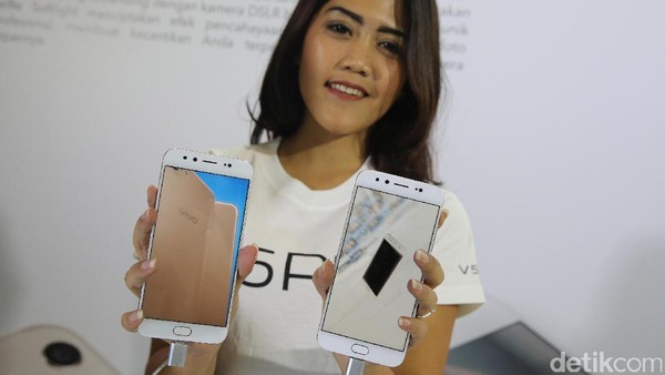 Vivo V5Plus Manjakan Penggemar Selfie