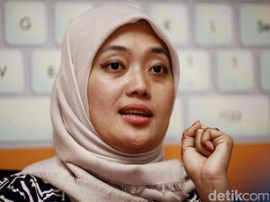 Cerita Cinta Bupati Lampung Timur Chusnunia pada Double Cabin