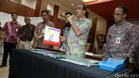 Kejahatan ekonomi tersebut, kata Erwin, bisa berupa kejahatan cyber atau pencucian uang.