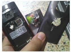 Meme Kocak Nokia 3310: Jadi Senjata Thor Sampai Bom