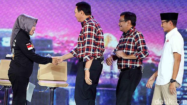 Momen Keakraban Cagub-Cawagub DKI Usai Debat / 