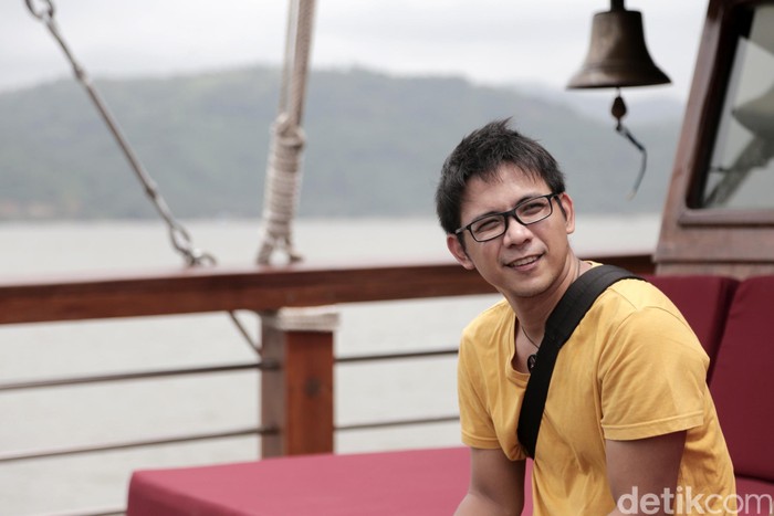 NOAH saat berada di atas kapal Penisi.