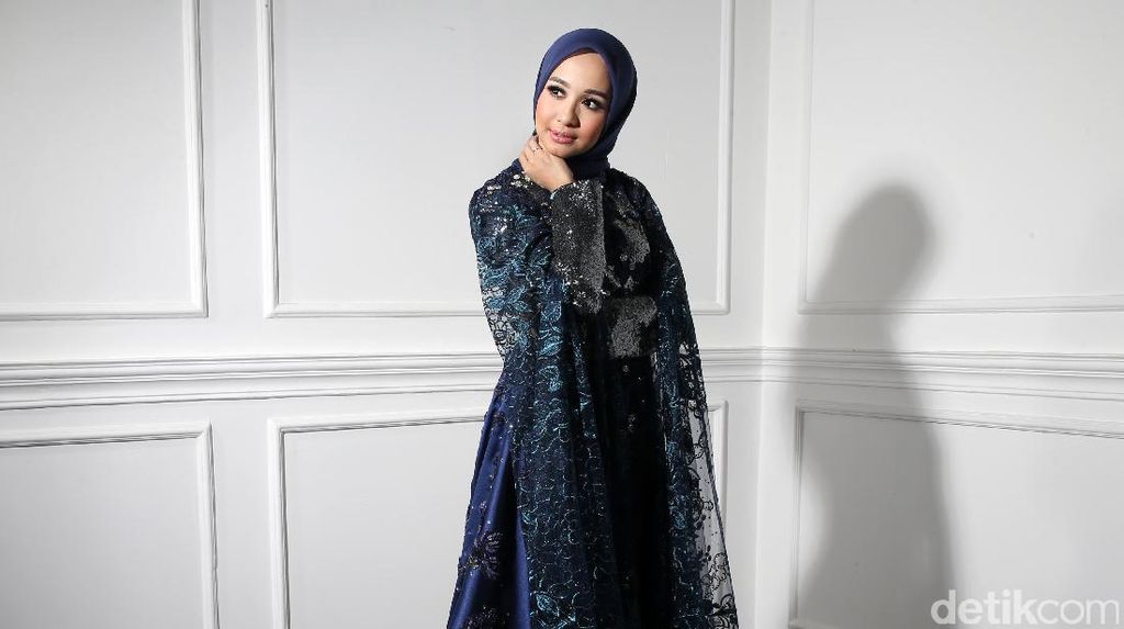 Intip Gaya Laudya Cynthia Bella saat Pemotretan Celeb of The Month