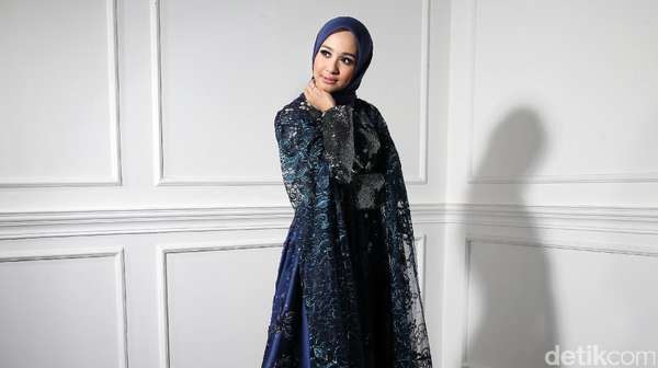Intip Gaya Laudya Cynthia Bella saat Pemotretan Celeb of The Month Intip Gaya Laudya Cynthia Bella saat Pemotretan Celeb of The Month