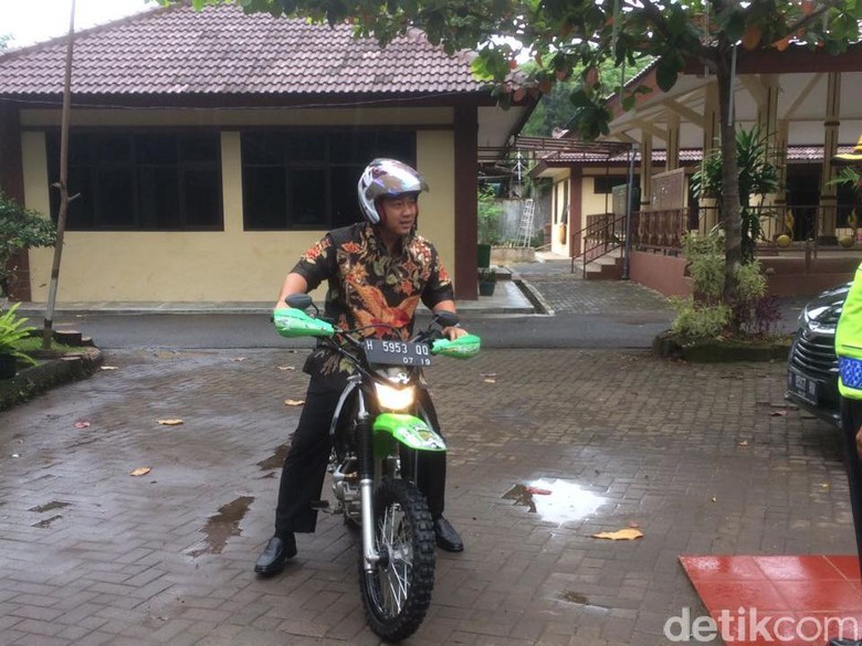 Wali Kota iSemarangi Tinjau Daerah Terdampak Banjir Naik Motor