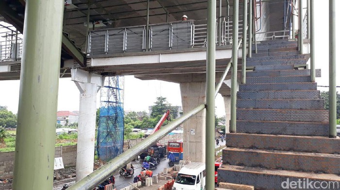 Jalur Layang Busway Ciledug-Tendean Ditargetkan Beroperasi Juni 2017