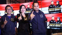(Ki-ka) Eko Patrio, Venna Melinda, dan Satrio Alexa menghadiri peluncuran video klip AHY Seleb Satuju di AHY Command Center, Jalan Wijaya, Petogogan, Jakarta Selatan, Jumat (10/2/2017).