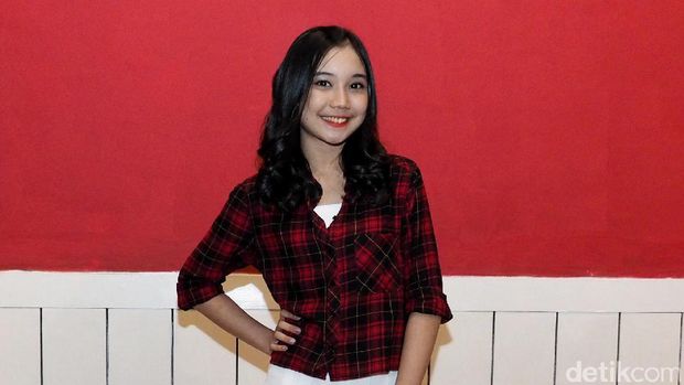 Yuriva JKT48, Pernah Jadi Vokalis Band di Bandung
