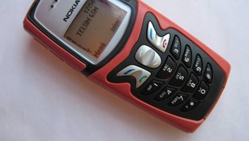 Nokia 5210 keluar pada tahun 2002 dan cukup menarik perhatian. Foto: Istimewa