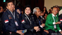 Ani Yudhoyono hadir dengan didampingi Hinca Panjaitan dan Agus Hermanto.