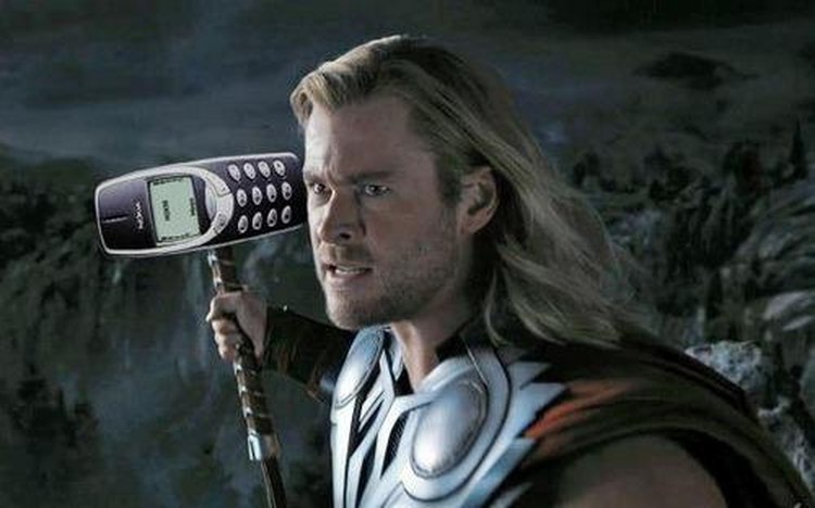 Meme Kocak Nokia 3310: Jadi Senjata Thor Sampai Bom.
