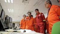 Selama dua hari, menteri ESDM melihat secara langsung pengoperasian kilang LNG dan fasilitas pendukungnya. Ist/Kemeterian ESDM.