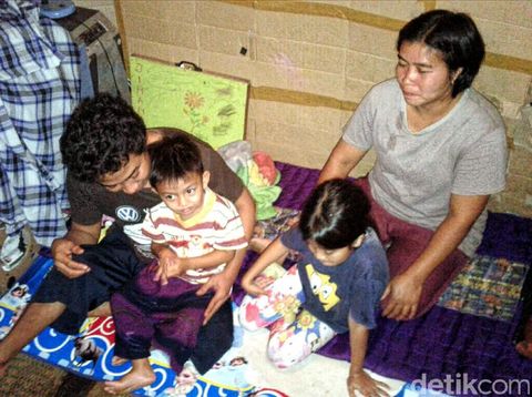 Kisah Pak RT di Sukabumi yang 10 Tahun Tinggal di Bekas Kandang Ayam