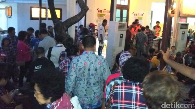 Suasana pendukung Ahok-Djarot di Rumah Lembang.