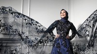 Throwback! Penampilan Laudya Cynthia Bella di deretan Celeb of The Month Bold in 2 Years. Foto: Ari Saputra/detikFoto
