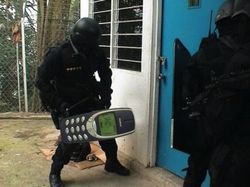 Meme Kocak Nokia 3310: Jadi Senjata Thor Sampai Bom