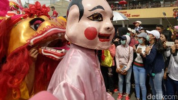 Oppo F1S yang punya layar 5,5 inch resolusi full HD ini memiliki Memori internal 64 GB dan slot microSD yang mendukung hingga 128 GB. (detikINET/Adi Fida Rahman)