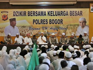 Usai dari Istiqlal, Arifin Ilham Zikir di Polres Bogor
