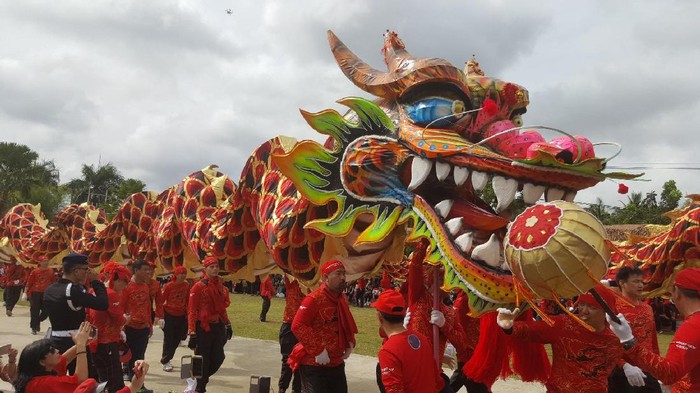 Cap Go Meh Singkawang Dimulai, Ada 565 Tatung & Liong Terpanjang di Indonesia
