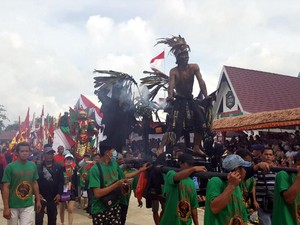 Aksi Magis Pawai Cap Go Meh Singkawang yang Fenomenal!
