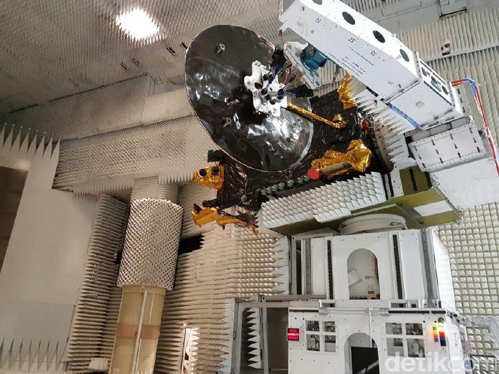 Peluncuran satelit Telkom 3S