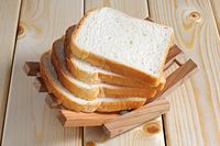 Resep Sarapan : <i/>French Toast with Fiesta Chiclken Slice</i>