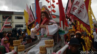 Berburu Tatung Bersenjatakan Oppo F1S Teranyar