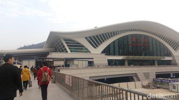 Pengalaman Naik 'Busway Layang' di China