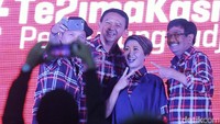 Acara dipandu oleh Indy Barens dan Gading Marten.
