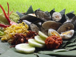 Sebelum Daki Gunung Ijen, Isi Tenaga Dulu Pakai Nasi Lemeng Banyuwangi