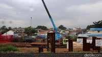 Paket kedua yakni paket A dari Manggarai sampai Jatinegara dengan biaya Rp 2,5 triliun.