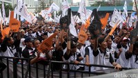 Acara ini juga akan dimeriahkan penampilan para musisi, di antaranya Maliq & DEssentials, band Wali, Tipe-X, Ramaka Band, Virzha Idol, Cita Citata, Bebiezie, Satrio Alexa, dan DJ Bhoim.
