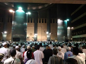 Massa Aksi 112 Gelar Salat Tahajud Berjamaah di Masjid Istiqlal